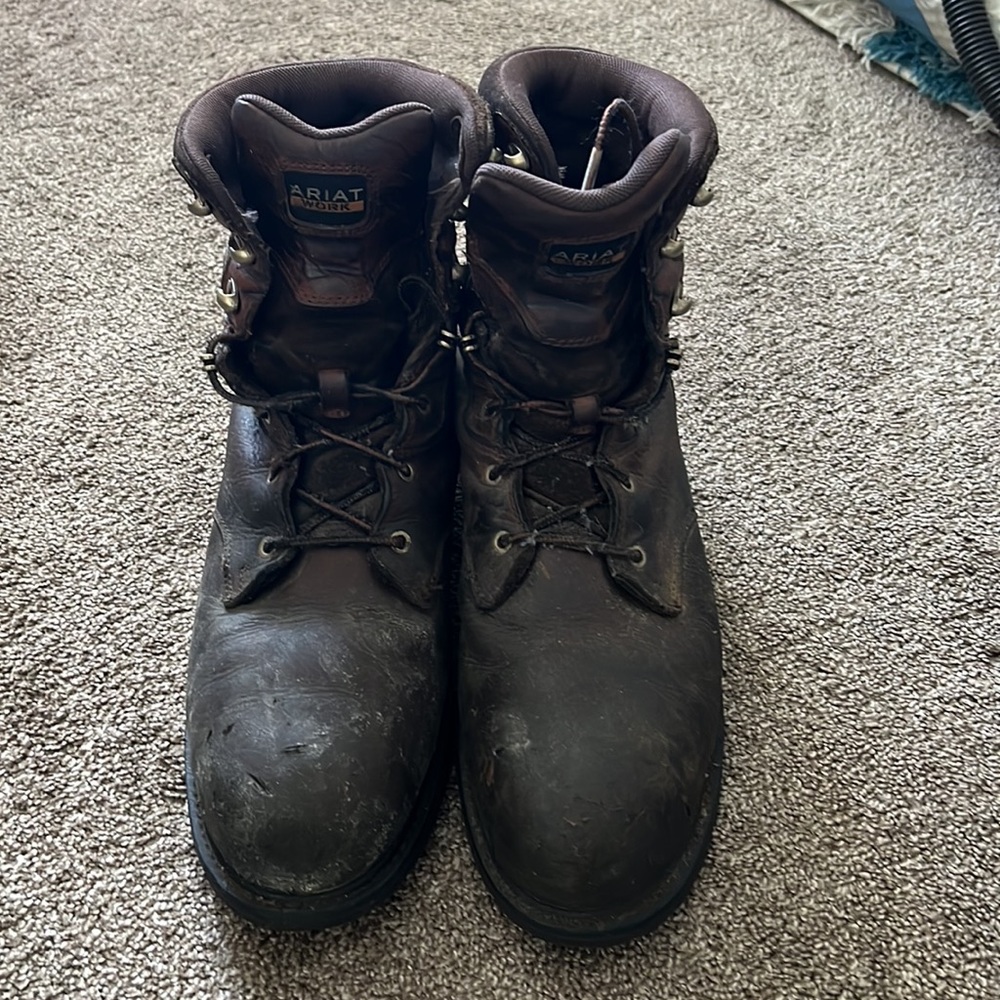 Ariat Work Boot Used Barely Broke In - image 4